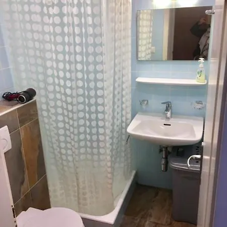 24 Studio Modern, Proche De Lac, Commerces, Centre *